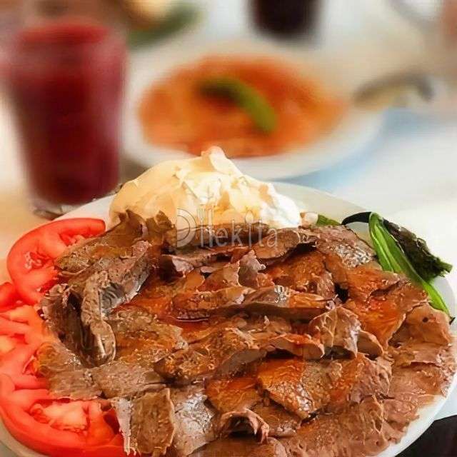 Bol Etli Döner Kebap () @İskender
